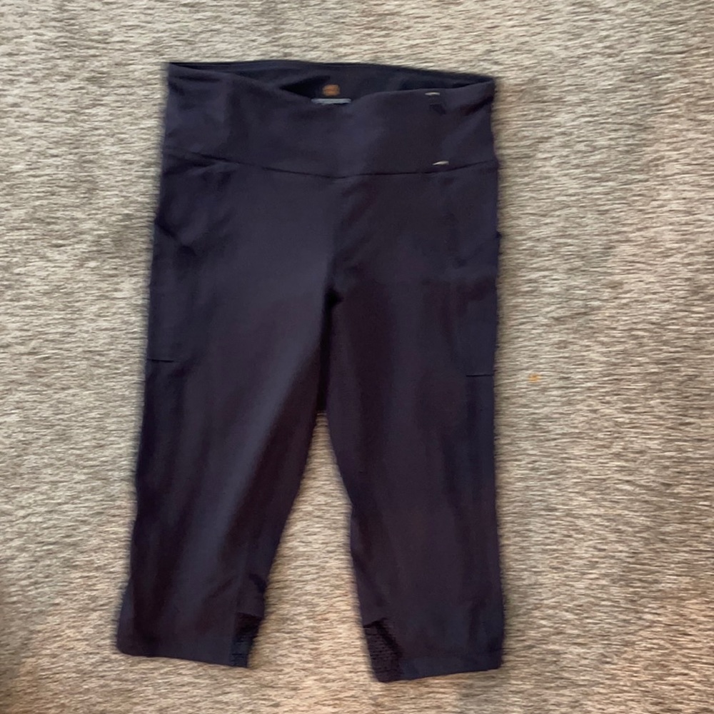 NWOT Tangerine Women’s Purple crop leggings